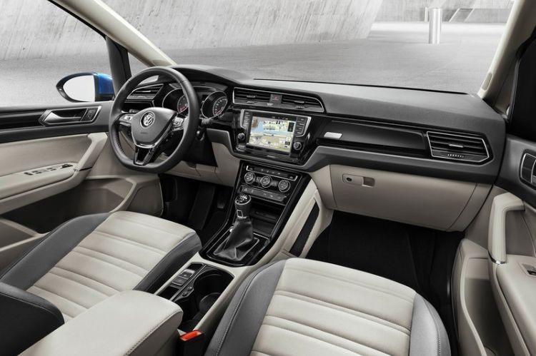 volkswagen touran 2