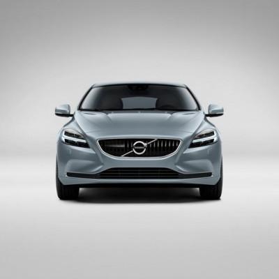 Volvo V40 T4 Momentum Studio Front