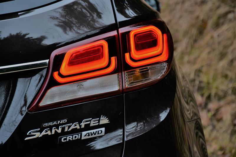 hyundai-grand-santa-fe-3